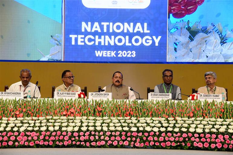 The Minister of State for Science & Technology and Earth Sciences (I/C), Prime Minister’s Office, Personnel, Public Grievances & Pensions, Atomic Energy and Space, Dr. Jitendra Singh attends Valedictory Function & National Technology Awards ceremony, in New Delhi on May 14, 2023. Dr. Ajay Kumar Sood, Principal Scientific Advisor, Govt. of India and other dignitaries are also present.