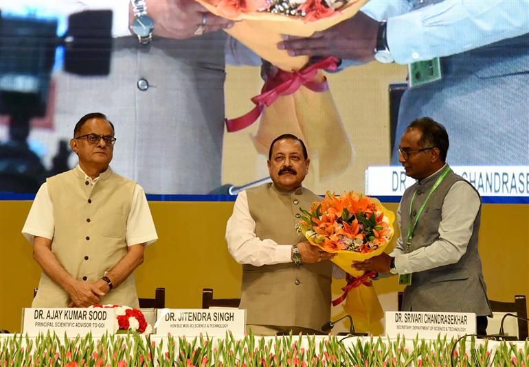 The Minister of State for Science & Technology and Earth Sciences (I/C), Prime Minister’s Office, Personnel, Public Grievances & Pensions, Atomic Energy and Space, Dr. Jitendra Singh attends Valedictory Function & National Technology Awards ceremony, in New Delhi on May 14, 2023. Dr. Ajay Kumar Sood, Principal Scientific Advisor, Govt. of India and other dignitaries are also present.