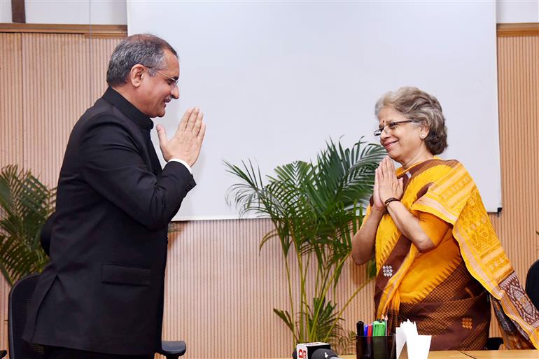 Dr Manoj Soni takes the Oath of Office and Secrecy as Chairman, Union Public Service Commission (UPSC), in New Delhi on May 16, 2023.