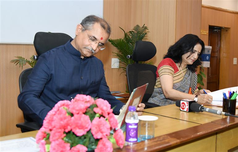 Ms. Suman Sharma takes the Oath of office and Secrecy as Member, Union Public Service Commission (UPSC), in New Delhi on May 25, 2023.