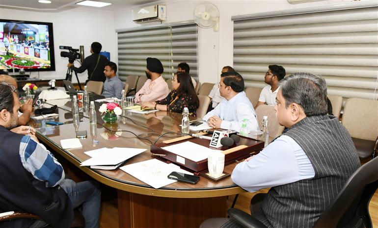 The Secretary, Ministry of Tourism, Shri Arvind Singh addressing a Press Conference on outcomes of G20 Tourism Working Group Meeting, in Srinagar on May 26, 2023.