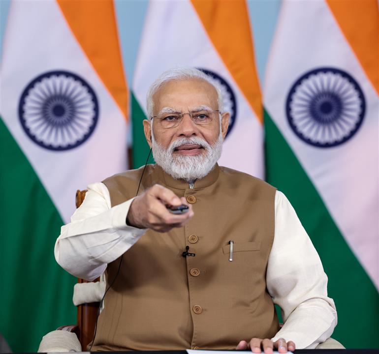 प्रधानमंत्री श्री नरेन्द्र मोदी और बांग्लादेश की प्रधानमंत्री सुश्री शेख हसीना ने संयुक्त रूप से 01 नवंबर, 2023 को वीडियो कॉन्फ्रेंसिंग के माध्यम से तीन विकास परियोजनाओं का उद्घाटन किया।