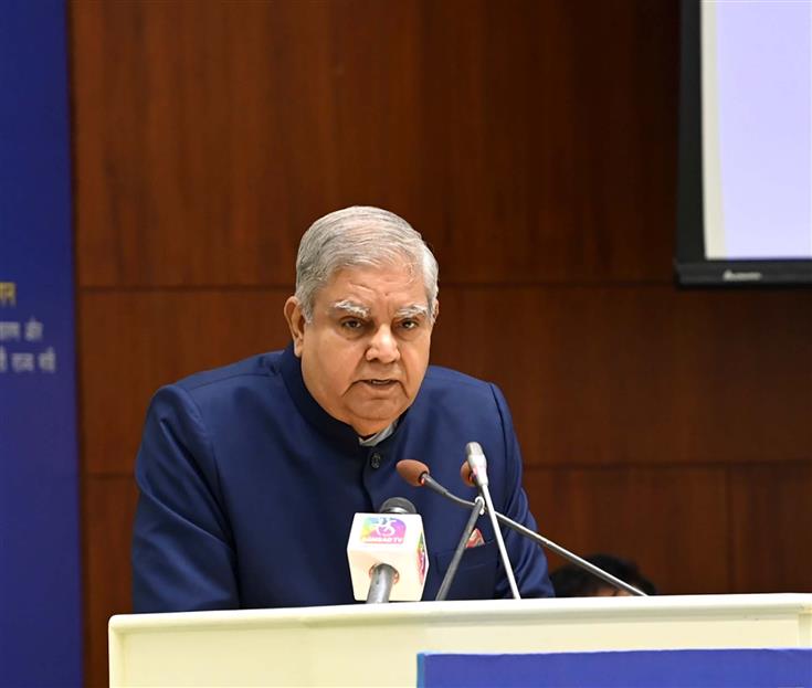 उपराष्ट्रपति और राज्यसभा के सभापति श्री जगदीप धनखड़ 16 नवंबर, 2023 को नई दिल्ली के विज्ञान भवन में राष्ट्रीय प्रेस दिवस, 2023 के उद्घाटन समारोह के दौरान लोगों को संबोधित करते हुए।