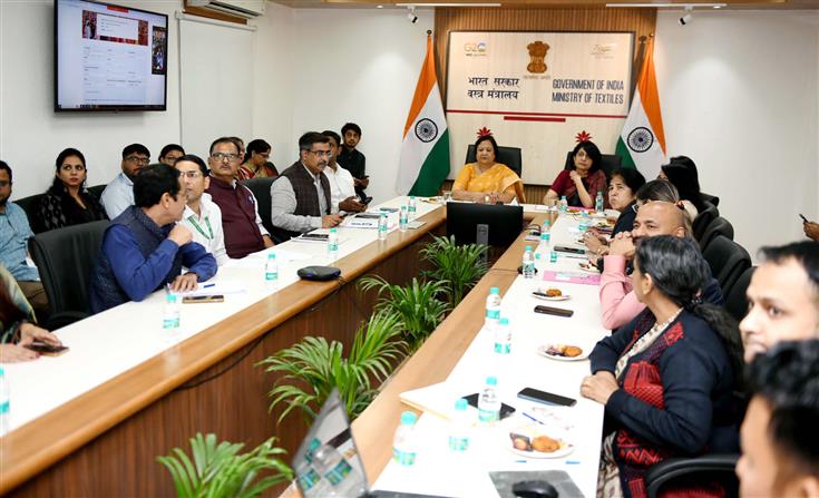 The Union Minister of State for Railways and Textiles, Smt. Darshana Jardosh briefing the media after unveiled Saree Walkathon portal at Udhyog Bhavan, in New Delhi on November 21, 2023.