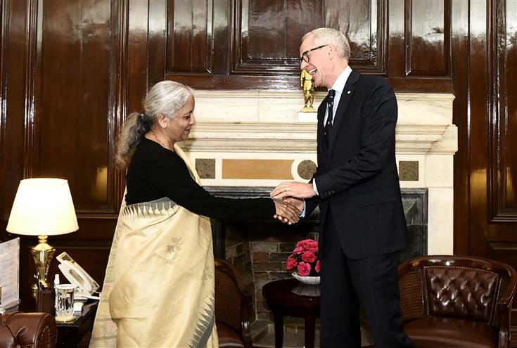 Mr Gordon J. Fyfe, Chief Executive Officer and Chief Investment Officer of British Columbia Investment Management Corporation (BCI) calls on the Union Minister for Finance and Corporate Affairs, Smt. Nirmala Sitharaman, in New Delhi on November 22, 2023.