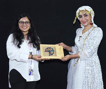 Diman Zandi, actor of the Persian film “Melody” felicitated by Sheetal Angral IIS at 54th IFFI, in Goa on November on 24, 2023.