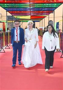 24 नवंबर, 2023 को गोवा में 54वें भारतीय अंतर्राष्ट्रीय फिल्म महोत्सव (इफ्फी) के दौरान रेड कार्पेट पर फ़ारसी फिल्म "मेलोडी" के अभिनेता दीमन ज़ांदी।