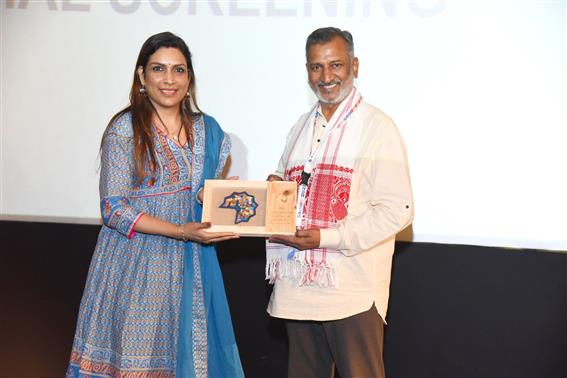 Ashoke Sharan, Director of the film “Gond Janjati Ki Veerangana Rani Durgawati” (Special Screening) felicitated at a presentation of the film at the 54th IFFI, in Goa on November 27, 2023.