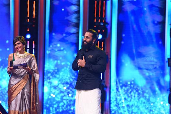 अभिनेता/निर्देशक ऋषभ शेट्टी को 28 नवंबर, 2023 को गोवा में 54वें भारतीय अंतर्राष्ट्रीय फिल्म महोत्सव (इफ्फी) के समापन समारोह के दौरान कांतारा में उनके काम के लिए विशेष जूरी पुरस्कार से सम्मानित किया गया।