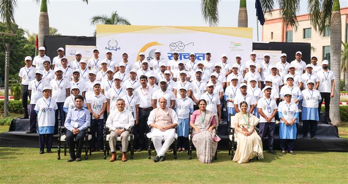 The Union Minister for Defence, Shri Rajnath Singh in a group photograph during the special cleanliness programme ‘Ek Taarikh, Ek Ghanta, Ek Saath’ (Shramdaan) under Swachchta hi Seva campaign organised by C.G.D.A at its premises, in Delhi Cantt on October 01, 2023.