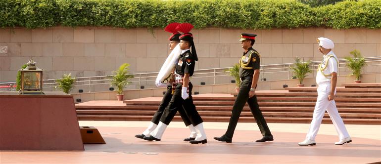 The Chief of Integrated Defence Staff to the Chairman Chiefs of Staff Committee (CISC), Lieutenant General Johnson P Mathew laying a wreath on the occasion of 23rd Raising Day of Headquarters, Integrated Defence Staff (IDS) at National War Memorial, in New Delhi on October 01, 2023.