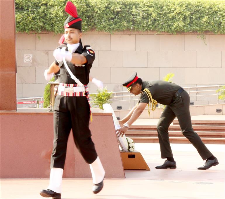 The Chief of Integrated Defence Staff to the Chairman Chiefs of Staff Committee (CISC), Lieutenant General Johnson P Mathew laying a wreath on the occasion of 23rd Raising Day of Headquarters, Integrated Defence Staff (IDS) at National War Memorial, in New Delhi on October 01, 2023.