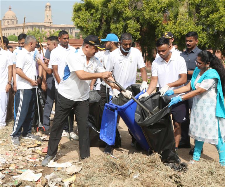 The Chief of the Air Staff, Air Chief Marshal VR Chaudhari participated in the special cleanliness programme ‘Ek Taarikh, Ek Ghanta, Ek Saath’ (Shramdaan) under Swachchta hi Seva campaign to cleaning of the area along the Motilal Nehru Marg and NDMC parking area, in New Delhi on October 01, 2023.