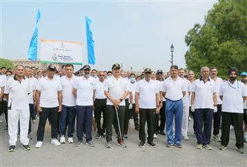 The Chief of the Air Staff, Air Chief Marshal VR Chaudhari participated in the special cleanliness programme ‘Ek Taarikh, Ek Ghanta, Ek Saath’ (Shramdaan) under Swachchta hi Seva campaign to cleaning of the area along the Motilal Nehru Marg and NDMC parking area, in New Delhi on October 01, 2023.