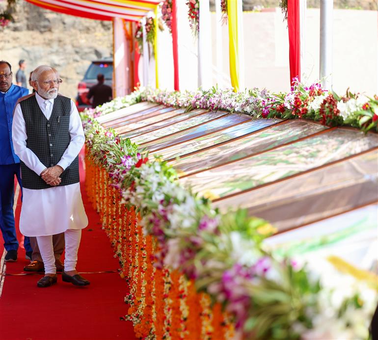 प्रधानमंत्री श्री नरेन्द्र मोदी ने 26 अक्टूबर, 2023 को महाराष्ट्र में विभिन्न राष्ट्रव्यापी परियोजनाओं का उद्घाटन किया।