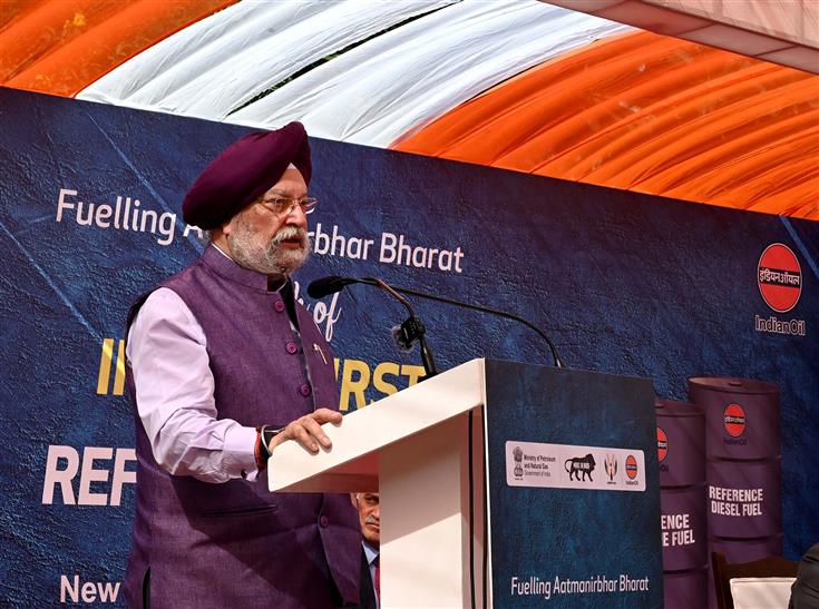 The Union Minister for Petroleum & Natural Gas, Housing and Urban Affairs, Shri Hardeep Singh Puri addressing at the launch of India’s First Reference Fuel, in New Delhi on October 26, 2023.