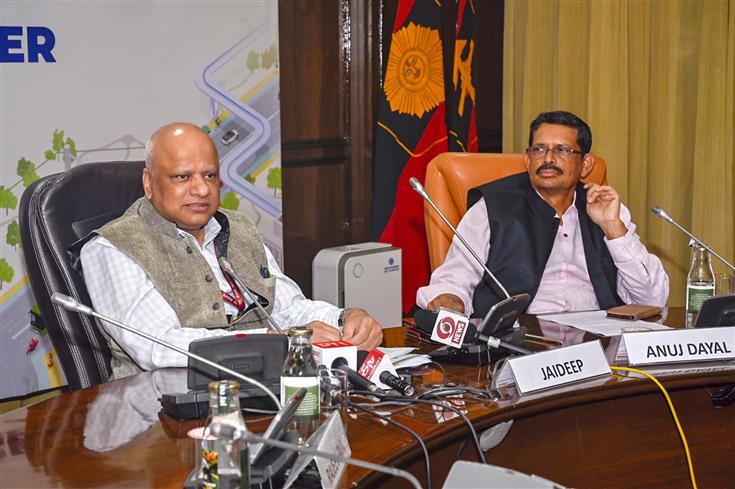 Officer on Special Duty (Urban Transport) & Ex –officio Joint Secretary, M/o Housing and Urban Affairs (MoHUA), Shri Jaideep addressing a Curtain Raiser event of 16th Urban Mobility India (UMI) Conference and Expo 2023 at Manekshaw Centre, in New Delhi on October 26, 2023.