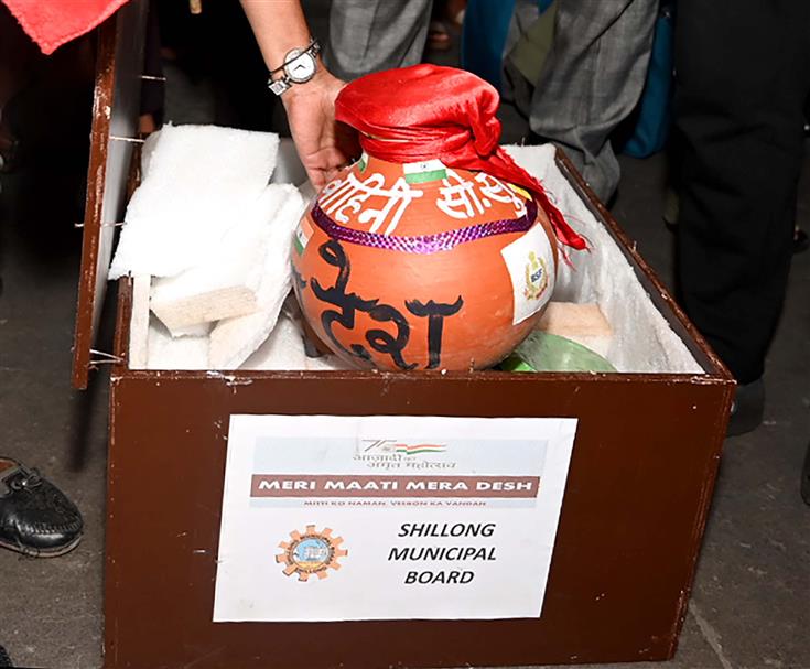 Meri Maati Mera Desh 2023 Amrit Kalash Yatra Delegation from Meghalaya and Nagaland arrive at New Delhi Railway Station, in New Delhi on October 27, 2023.