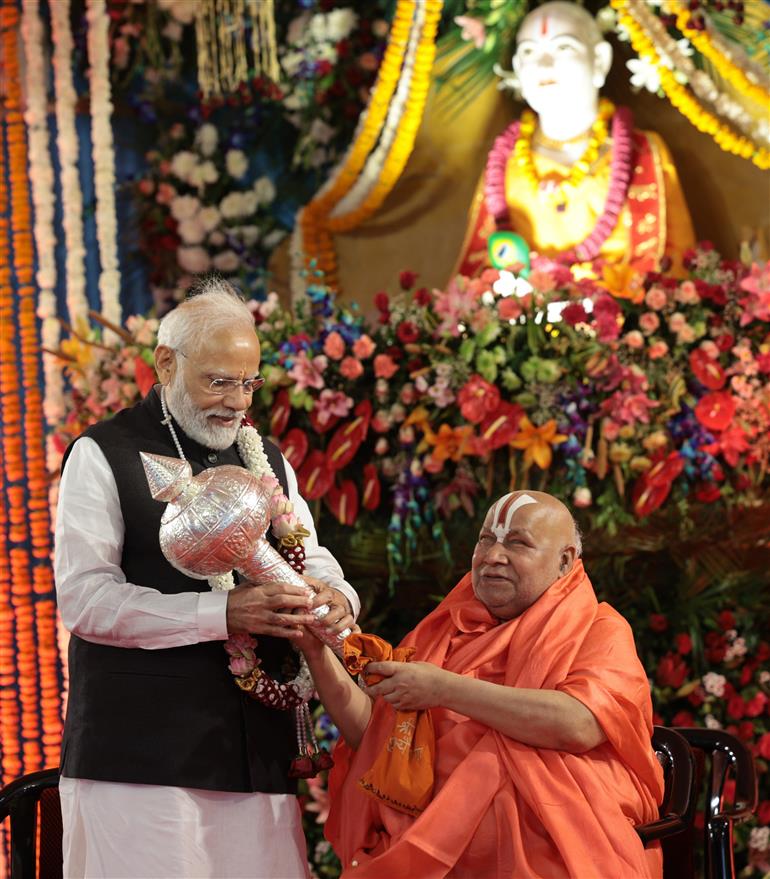 PM at Tulsi Peeth in Chitrakoot, Madhya Pradesh on October 27, 2023.