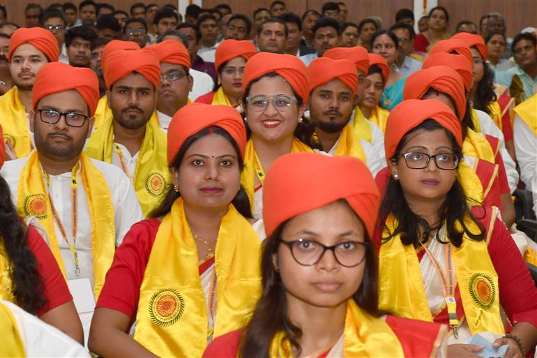 राष्ट्रपति श्रीमती द्रौपदी मुर्मु ने 1 सितंबर, 2023 को बिलासपुर, छत्तीसगढ़ में गुरु घासीदास विश्वविद्यालय के 10वें दीक्षांत समारोह में शिरकत की।