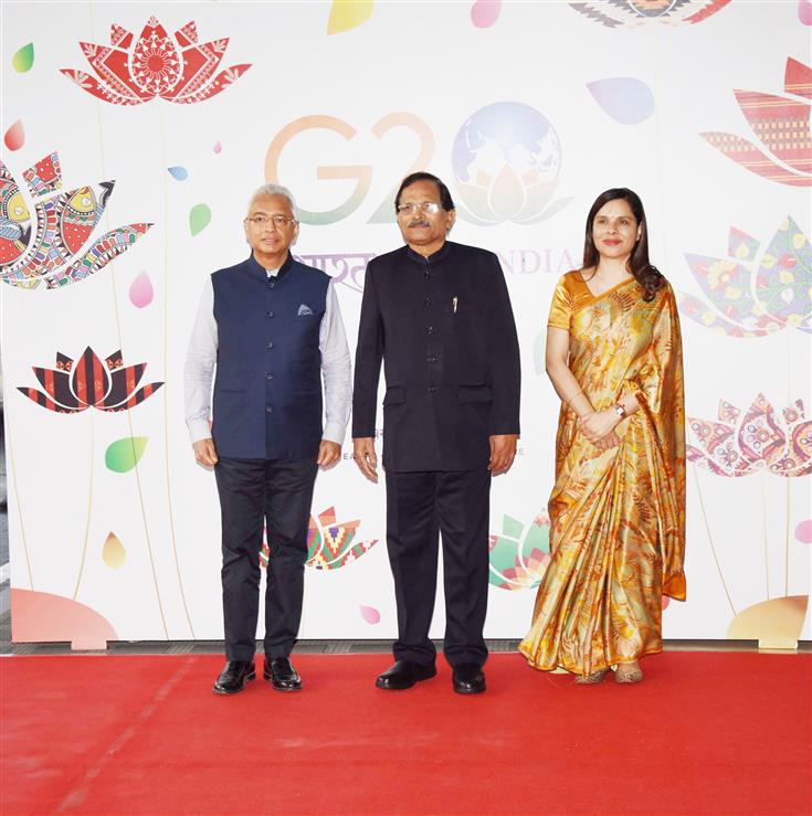 The Prime Minister of Mauritius, Shri Pravind Kumar Jugnauth being received by the Union Minister of State for Tourism and Ports, Shipping and Waterways, Shri Shripad Naik on his arrival at IGI Airport Terminal-3, in New Delhi on September 07, 2023.