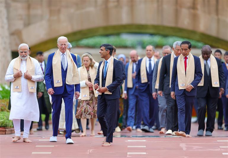 PM and G20 leaders arrive the Samadhi of Mahatma Gandhi at Rajghat, in New Delhi on September 10, 2023.