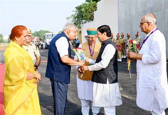 The Vice President and Chairman of Rajya Sabha, Shri Jagdeep Dhankhar and Dr. Sudesh Dhankhar being welcomed by the Minister of State (Independent Charge) for Law and Justice, Parliamentary Affairs and Culture, Shri Arjun Ram Meghwal, elected Member of Parliament  from Jhunjhunu, Shri Narendra Kumar and other dignitaries on their arrival at BITS Pilani, in Jhunjhunu, Rajasthan on September 27, 2023.