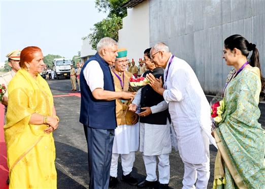 The Vice President and Chairman of Rajya Sabha, Shri Jagdeep Dhankhar and Dr. Sudesh Dhankhar being welcomed by the Minister of State (Independent Charge) for Law and Justice, Parliamentary Affairs and Culture, Shri Arjun Ram Meghwal, elected Member of Parliament  from Jhunjhunu, Shri Narendra Kumar and other dignitaries on their arrival at BITS Pilani, in Jhunjhunu, Rajasthan on September 27, 2023.