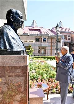 The Vice President of India and Chairman, Rajya Sabha, Shri Jagdeep Dhankhar pays tribute to Former Deputy Prime Minister, Sardar Vallabhbhai Patel at Lal Bahadur Shastri National Academy of Administration, Mussoorie in Dehradun, Uttarakhand on April 05, 2024.