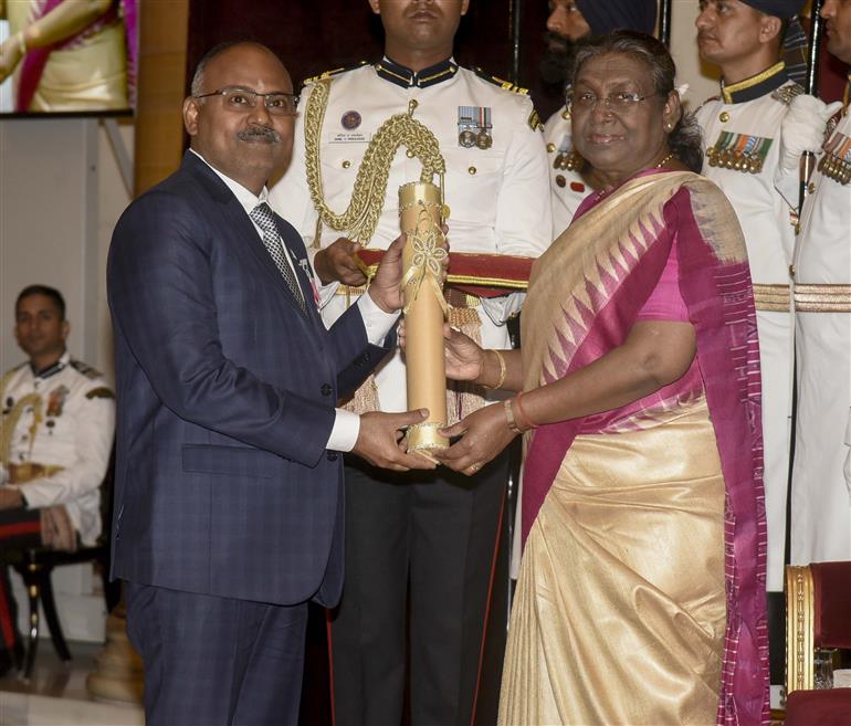 The President, Smt. Droupadi Murmu presenting the Padma Shri Award to Shri Sasindran Muthuvel at the Civil Investiture Ceremony-I at Rashtrapati Bhavan, in New Delhi on April 22, 2024.