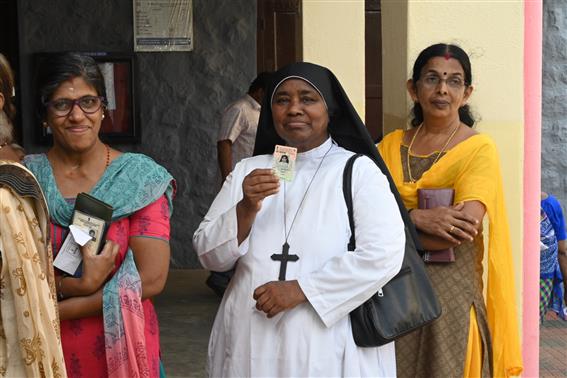 Polling proceeds smoothly in Kerala 
Glimpses  from St.Goretti’s Higher Secondary School for Girls, Nalanchira, Thiruvananthapuram