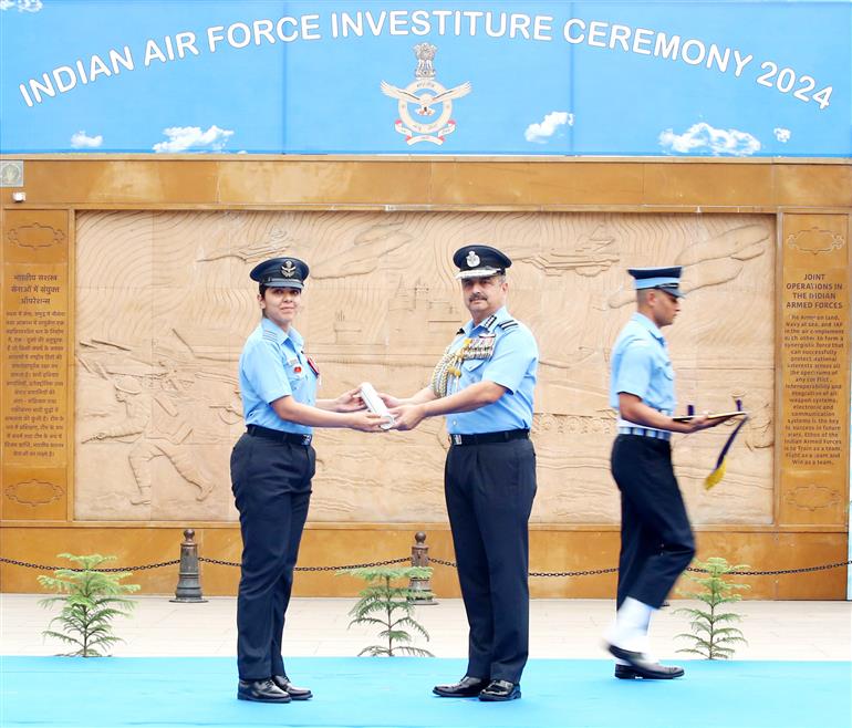 Glimpses of the Air Force Investiture Ceremony 2024, in New Delhi on April 26, 2024.