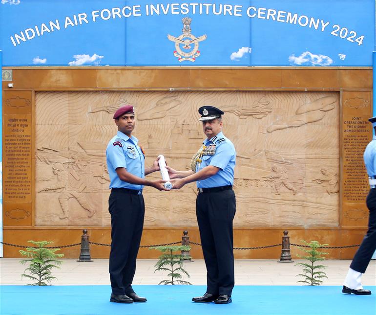 Glimpses of the Air Force Investiture Ceremony 2024, in New Delhi on April 26, 2024.