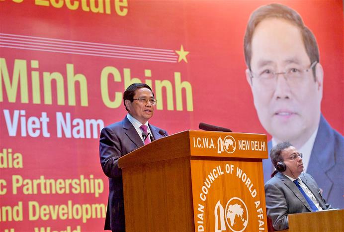 वियतनाम के प्रधानमंत्री श्री फाम मिन्ह चीन्ह 01 अगस्त, 2024 को नई दिल्ली में 49वें सप्रू हाउस व्याख्यान के अवसर पर संबोधित करते हुए।