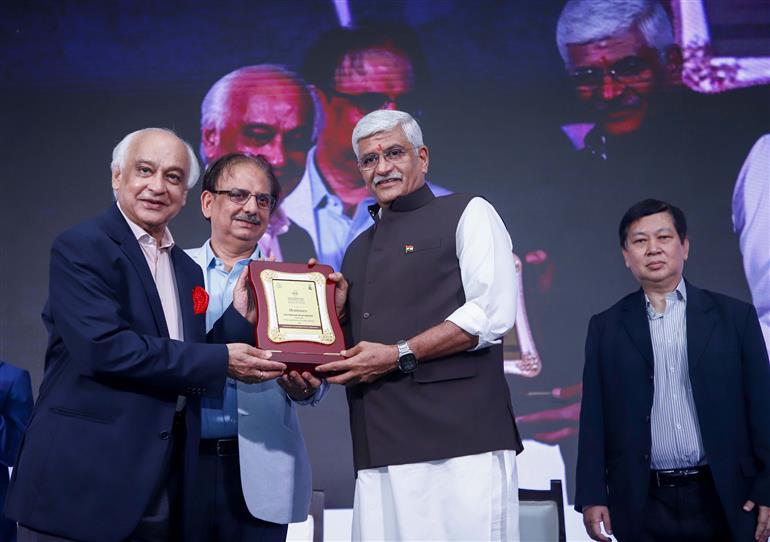 केंद्रीय संस्कृति और पर्यटन मंत्री श्री गजेंद्र सिंह शेखावत ने 03 अगस्त, 2024 को उत्तर प्रदेश के ग्रेटर नोएडा में अंतर्राष्ट्रीय आतिथ्य एक्सपो 2024 के 7वें संस्करण के उद्घाटन समारोह में शिरकत की।