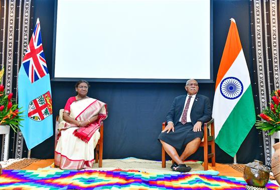 राष्ट्रपति श्रीमती द्रौपदी मुर्मु और फिजी गणराज्य के प्रधानमंत्री श्री सिटिवेनी राबुका की उपस्थिति में 06 अगस्त, 2024 को फिजी में भारतीय उच्चायोग चांसरी और भारतीय सांस्कृतिक केंद्र परिसर, सुवा के लिए परियोजना स्थलों के आवंटन हेतु दस्तावेजों का आदान-प्रदान किया गया।