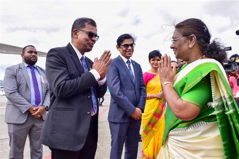 राष्ट्रपति श्रीमती द्रौपदी मुर्मु 07 अगस्त, 2024 को नाडी से ऑकलैंड के लिए प्रस्थान करती हुईं।