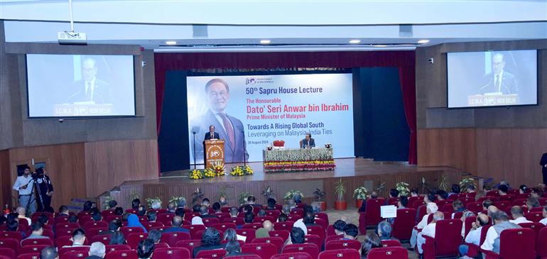 The Prime Minister of Malaysia, Mr. Dato’ Seri Anwar bin Ibrahim addressing at the occasion of 50th Sapru House Lecture, in New Delhi on August 20, 2024.