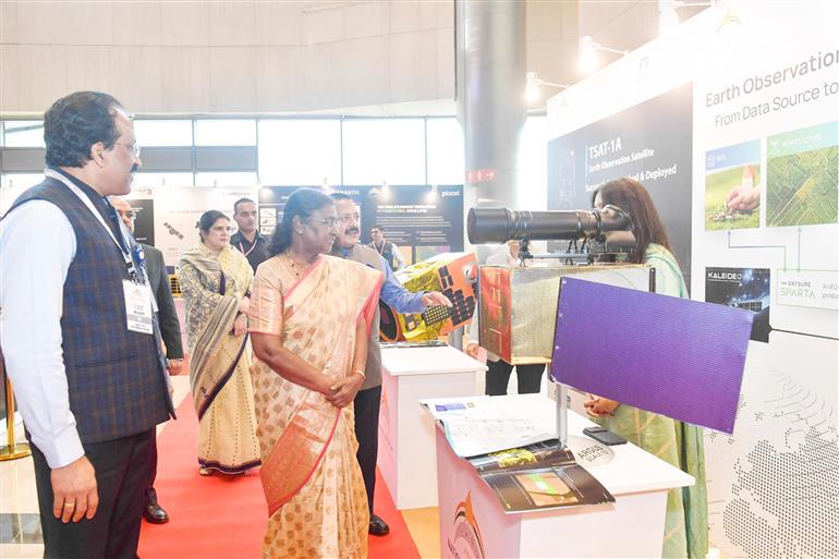  The President of India, Smt. Droupadi Murmu took a walkthrough of exhibition showcased on the India’s First National Space Day - 2024 celebrations at Bharat Mandapam, in New Delhi on August 23, 2024. 