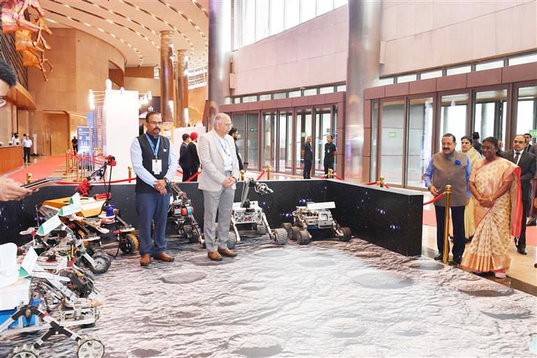  The President of India, Smt. Droupadi Murmu took a walkthrough of exhibition showcased on the India’s First National Space Day - 2024 celebrations at Bharat Mandapam, in New Delhi on August 23, 2024. 