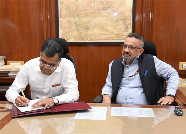 डॉ. टी.वी. सोमनाथन ने 30 अगस्त, 2024 को नई दिल्ली में नए कैबिनेट सचिव के रूप में पदभार ग्रहण किया।