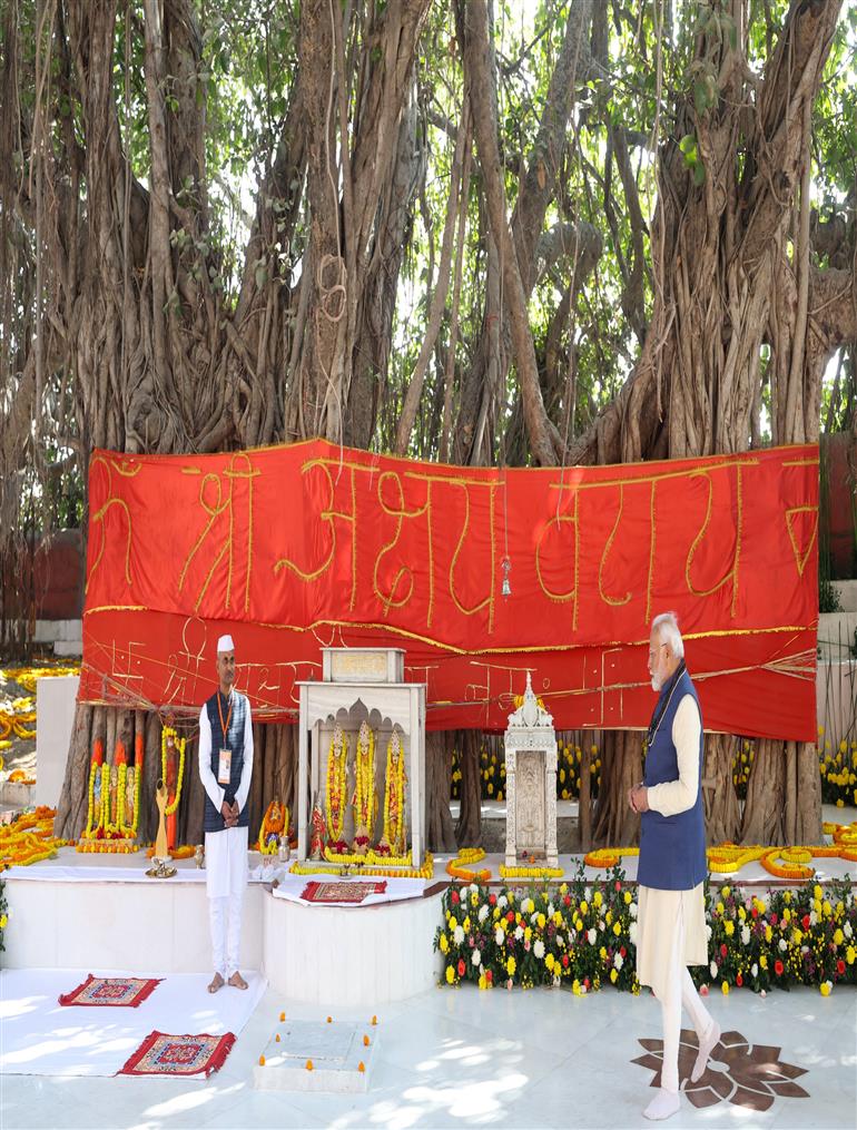 PM performs pooja at Akshay Vata Vriksh, in Prayagraj, Uttar Pradesh on December 13, 2024.