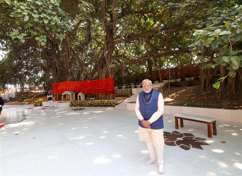 PM performs pooja at Akshay Vata Vriksh, in Prayagraj, Uttar Pradesh on December 13, 2024.