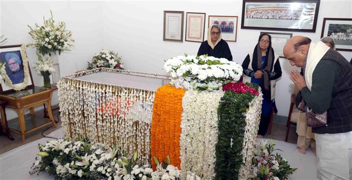 Cabinet Pays Tribute to Former Prime Minister Dr. Manmohan Singh; Declares Seven-Day State Mourning