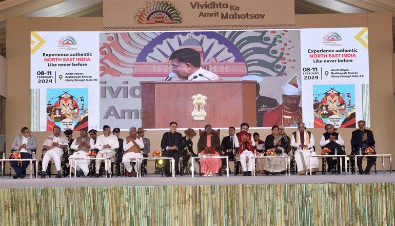  राष्ट्रपति श्रीमती द्रौपदी मुर्मु  ने 08 फरवरी, 2024 को राष्ट्रपति भवन, नई दिल्ली में विविधता का अमृत महोत्सव कार्यक्रम का उद्घाटन किया।
