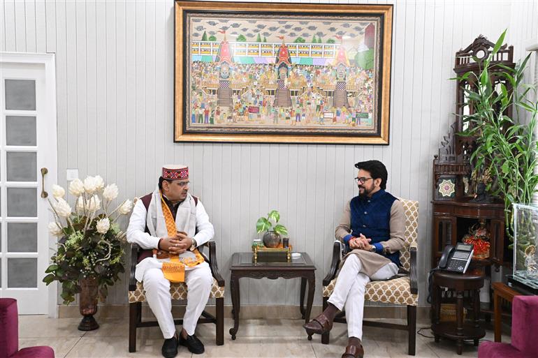 राजस्थान के मुख्यमंत्री श्री भजन लाल शर्मा ने 17 फरवरी, 2024 को नई दिल्ली में केंद्रीय सूचना एवं प्रसारण, युवा मामले और खेल मंत्री श्री अनुराग सिंह ठाकुर से मुलाकात की।