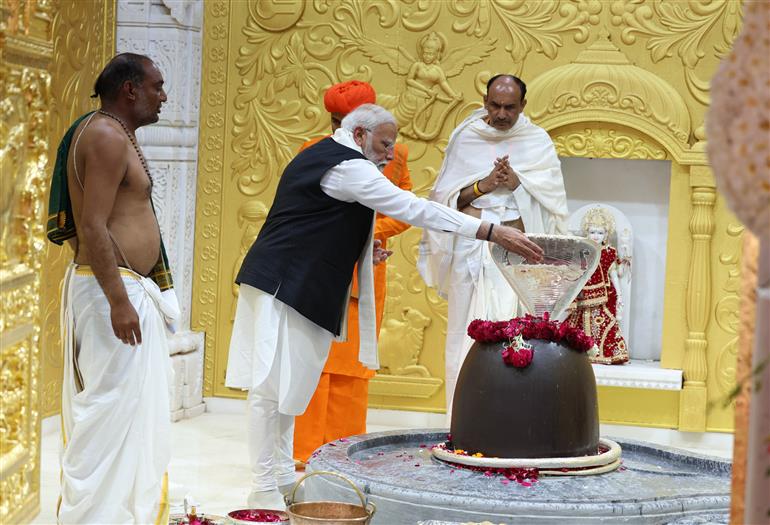 PM performs Pooja & Darshan at Valinath Mahadev Mandir at Tarabh, in Gujarat on February 22, 2024.