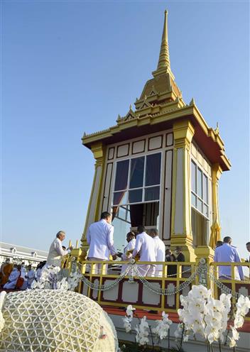 भगवान बुद्ध के पवित्र अवशेषों को 23 फरवरी, 2024 को बैंकॉक, थाईलैंड के रॉयल ग्राउंड सनम लुआंग में प्रतिष्ठापित किया गया। इस अवसर पर थाईलैंड के प्रधानमंत्री, श्रेथा थाविसिन, केंद्रीय सामाजिक न्याय और अधिकारिता मंत्री, वीरेंद्र कुमार और बिहार के राज्यपाल, श्री राजेन्द्र विश्वनाथ अर्लेकर भी मौजूद रहे।