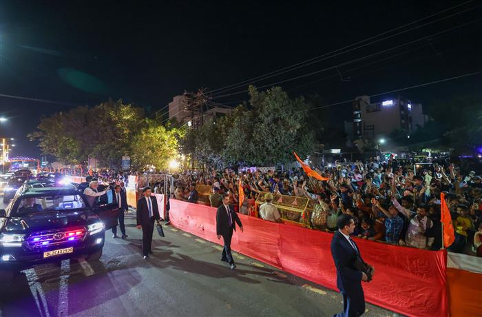 24 फरवरी, 2024 को गुजरात पहुंचने पर जामनगर के लोगों द्वारा प्रधानमंत्री श्री नरेन्द्र मोदी का भव्य स्वागत किया गया।