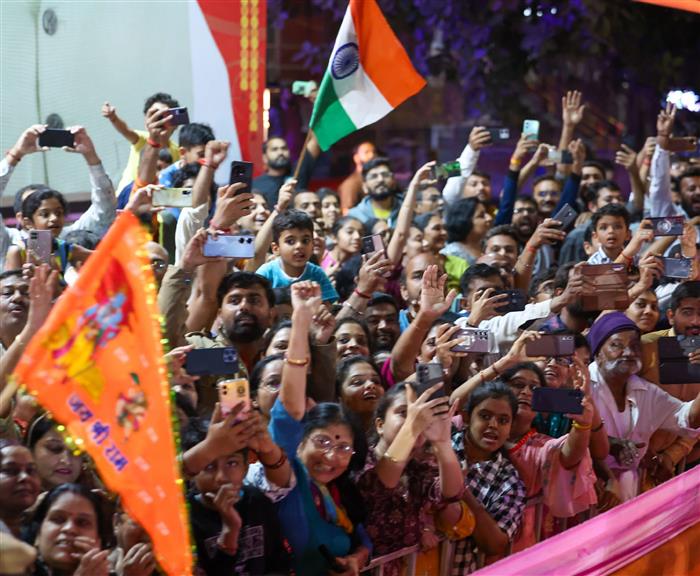 24 फरवरी, 2024 को गुजरात पहुंचने पर जामनगर के लोगों द्वारा प्रधानमंत्री श्री नरेन्द्र मोदी का भव्य स्वागत किया गया।